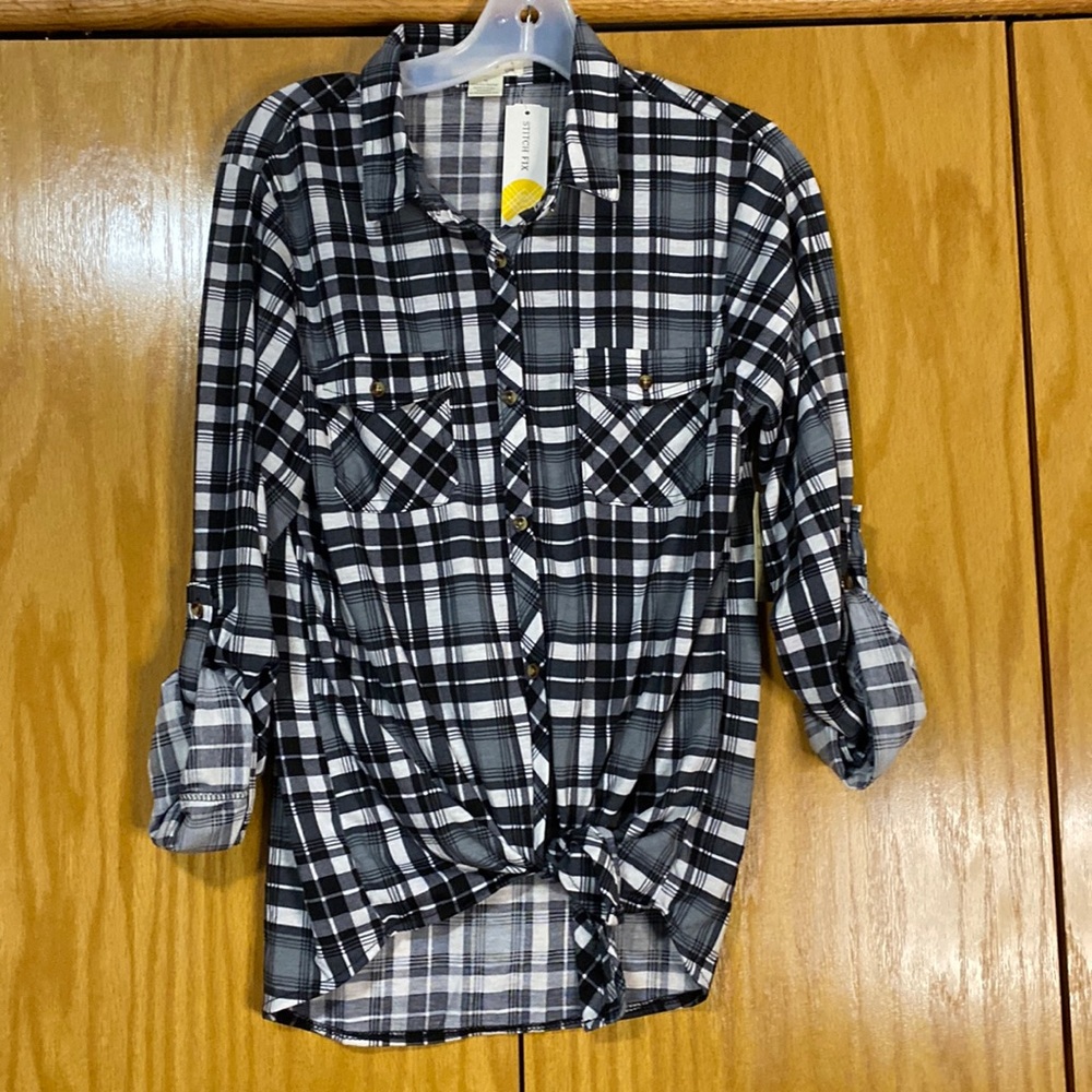 NWT girls 16 black and white Passport button down shirt